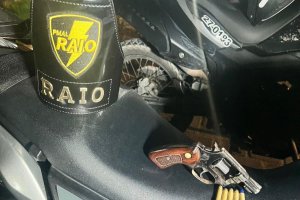PM-AL flagra homem armado durante abordagem no Vergel do Lago