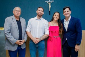Prefeito Marcelo Beltrão participa de homenagem aos atletas coruripenses Maisa Silva e Maurício Ruffy na Câmara de Vereadores
