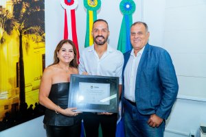 Câmara Municipal entrega Título de Cidadão Honorário de Maceió ao jogador Anselmo Ramon