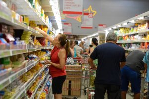 Brasil tem saldo positivo de 148,9 mil empregos com carteira assinada