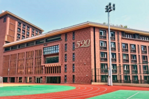 Ministério das Comunicações visita escola pioneira em educação digitalizada na China
