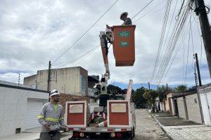Moradores do Eustáquio Gomes comemoram chegada da iluminação 100% LED