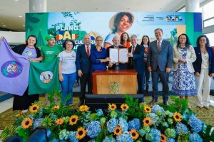 'Tudo o que se planta no Brasil, dá', diz Lula ao lançar Plano Safra com o maior volume de recursos para a agricultura familiar