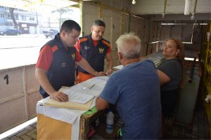 Bombeiros iniciam vistorias em barracas de fogos de artifício para garantir segurança nas vendas