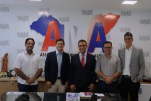 Presidente da AMA recebe primeiros representantes do legislativo