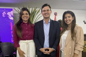 Prefeita Marcela Gomes prestigia lançamento da política pública Alagoas Lilás pelo governo do Estado