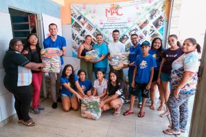 Alagoas Sem Fome entrega uma tonelada de alimentos em Delmiro Gouveia