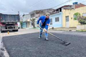 Operação Tapa-buraco recupera mais de mil ruas no primeiro semestre de 2025