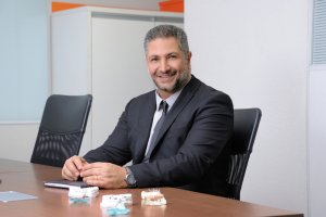 Mercado odontológico movimenta R$ 38 bilhões e avança com tecnologia e estética