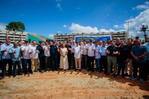 Renan Filho, Paulo Dantas e Luciano Barbosa lançam o VLT de Arapiraca