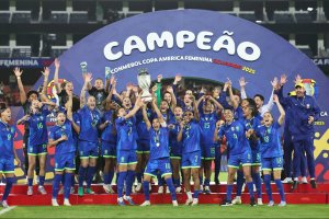 Com dois gols de Marta, Brasil conquista a Copa América