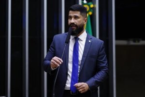 Deputado Fabio Costa critica omissão do governo de Alagoas diante de protesto de policiais civis 