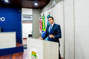 Rui Palmeira denuncia desperdício de dinheiro público pela Prefeitura de Maceió