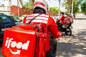 iFood reforça iniciativas para preservar entregadores no trânsito