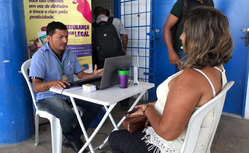 Ação itinerante da SMTT leva emissão gratuita do Cartão Bem Legal aos terminais de ônibus de Maceió. Foto: Ascom SMTT