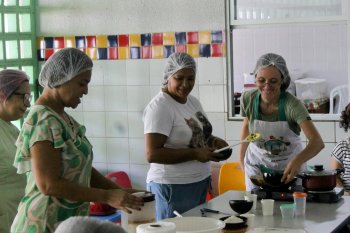 Participantes prepararam uma nutritiva torta salgada e um “pão de beijo”, nome dado ao pão de batata doce. ﻿Ascom Secult