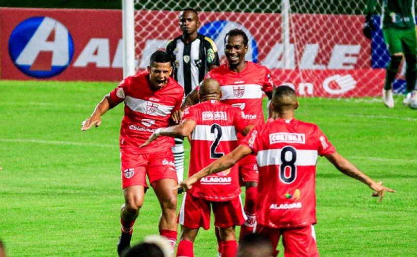 Lucão assume artilharia da Copa do Nordeste (Foto: Ailton Cruz/Gazeta de Alagoas)