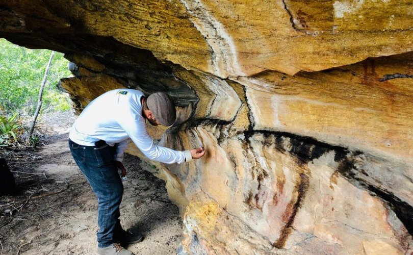 Pesquisadores chegaram aos sítio arqueológicos guiados por trilheiros. Fotos: Arquivo Pessoal
