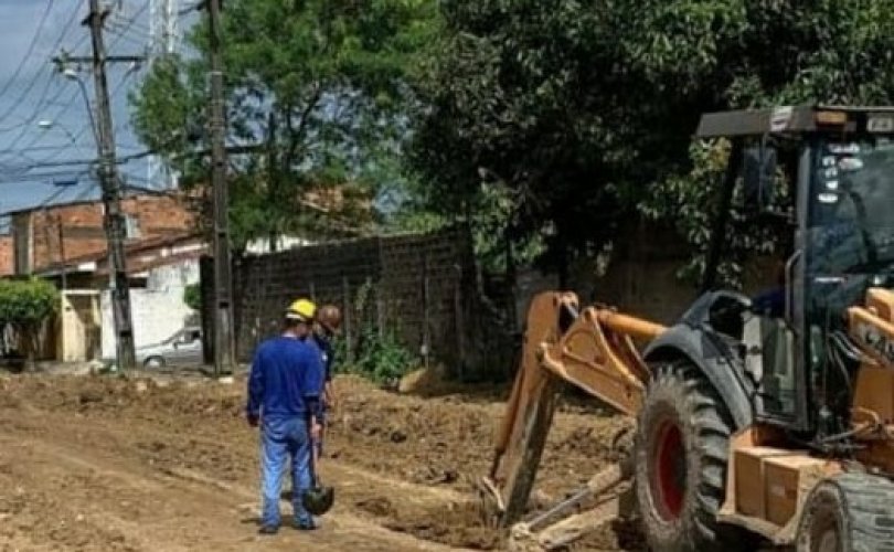  Obras de drenagem no Conjunto Osman Loureiro