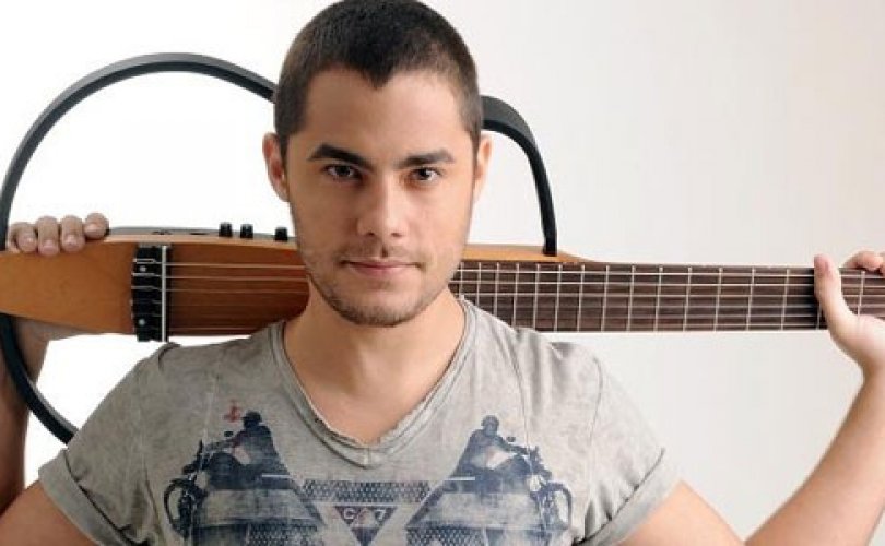 Levi Lima é pernambucano e radicado em Salvador