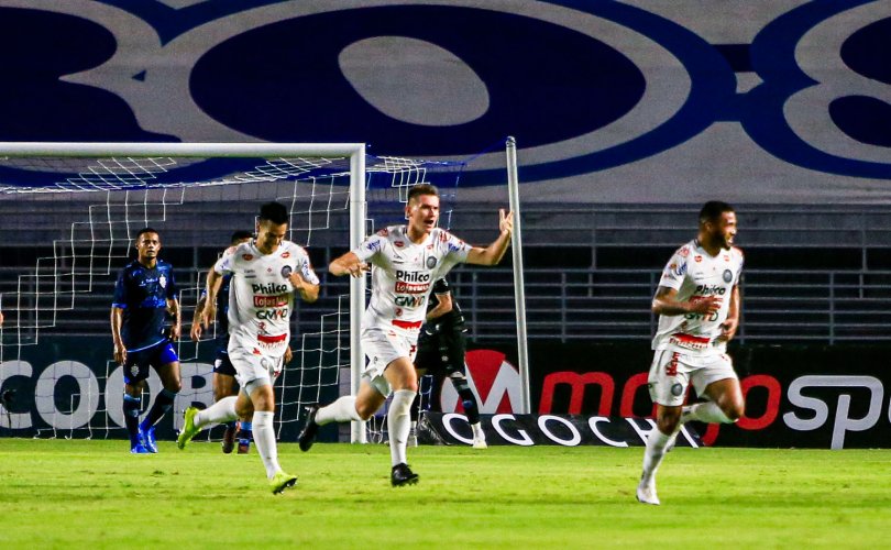 Com o placar de 4 a 2, Fantasma balança a rede mais vezes em um único jogo na Série B Foto: Ailton Cruz
