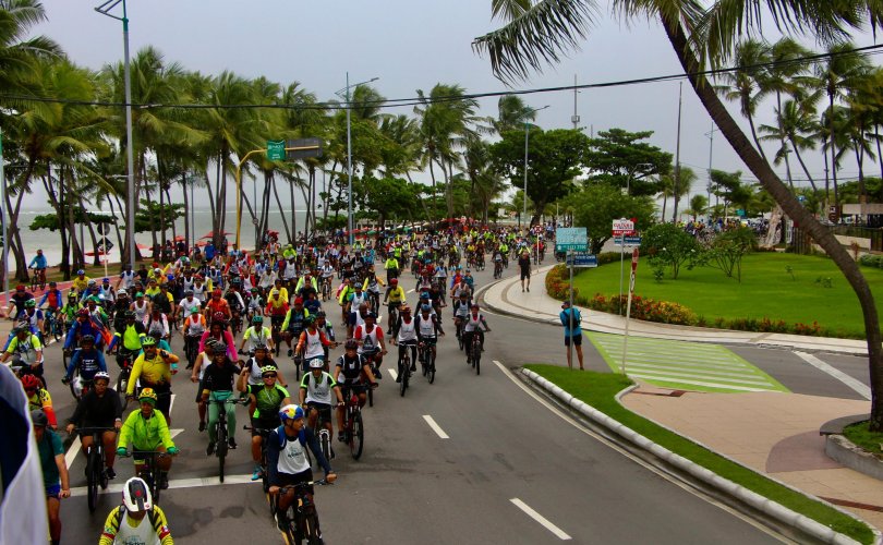 Três mil ciclistas movimentaram as ruas de Maceió neste domingo