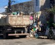 Vigilância Sanitária recolhe seis caçambas de entulho em residência no Santo Amaro