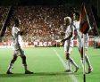 Flamengo vence o Vitória no Barradão e diminui a distância para o líder Botafogo