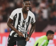 Botafogo vence Internacional em casa e mantém liderança isolada do Brasileirão 