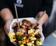 Maior festival de torresmo do Brasil acontece neste final de semana, em Curitiba, com mais de 10 toneladas da iguaria