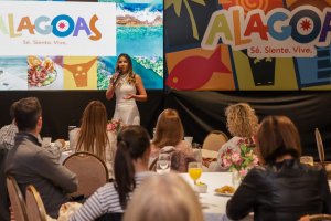 Turismo promove café da manhã e capacita 100 agentes de viagens, em Buenos Aires