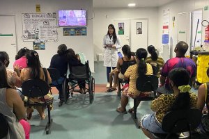 UPA Chã da Jaqueira realiza ação de conscientização contra a dengue para pacientes e acompanhantes