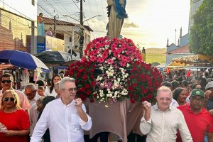 Fiéis de Taquarana participam de procissão solene em honra à Padroeira da cidade