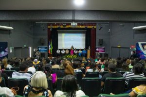 Com lotação da plateia, Arapiraca promove ciclo de palestras sobre o TEA
