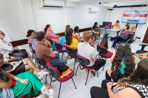 Cerest Estadual promove ação educativa sobre assédio moral no MPT de Maceió
