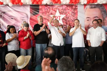 Senador Renan defendeu candidatura de Lula durante convenção petista