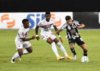 São Paulo perdeu para o Botafogo e precisa vencer na última rodada — Foto: André Durão