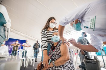 uatro pontos de imunização contra a Covid-19 em Maceió estão em funcionamento neste feriado. Fotos: Edvan Ferreira / Secom Maceió