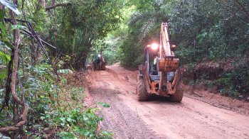 Máquinas fizeram a retirada do volume de terra nas trilhas – Foto: Ascom Sudes