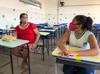 O BEM mudou a vida de Valéria Alves e da filha, Kauany Vitória, estudante da escola Kátia Pimentel. Foto: Julita Bittencourt/Ascom Semed