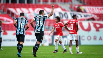 Diego Souza empata o Gre-Nal para o Grêmio (Foto: Lucas Uebel/Divulgação Grêmio)