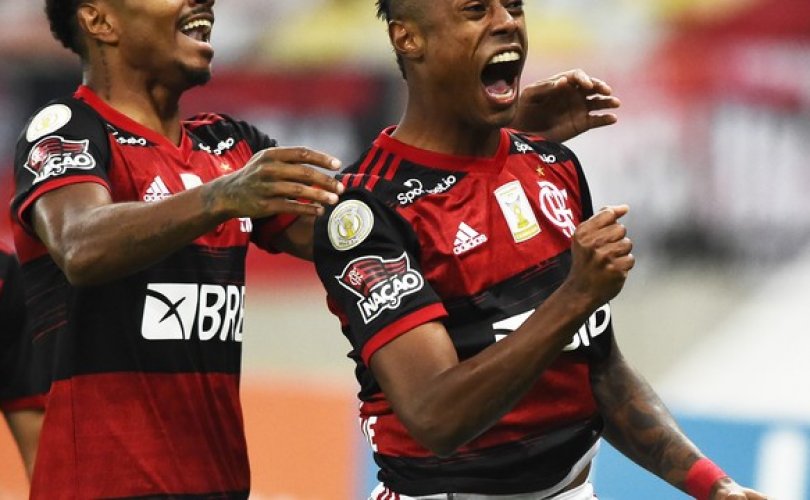 Bruno Henrique comemora gol em Flamengo x Coritiba pela 22ª rodada do Campeonato Brasileiro 2020 (Foto: André Durão)