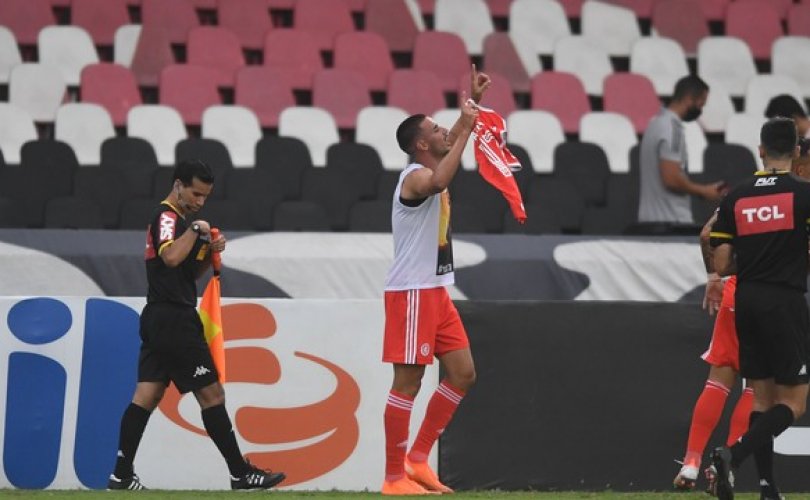 Thiago Galhardo comemora o seu gol no retorno ao Internacional (Foto: Ricardo Duarte/Divulgação Inter)