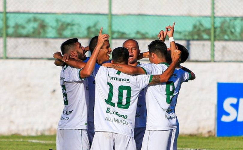 Jogadores do Murici comemoram gol de Danilo (Foto: Ailton Cruz/Gazeta de Alagoas)