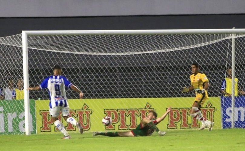 Dellatorre marca o 12º gol com a camisa do CSA (Foto: Ailton Cruz/Gazeta de Alagoas)