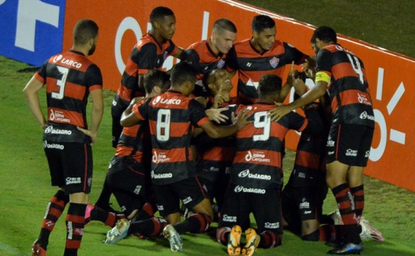 Vitória bateu o Rio Branco-ES por 2 a 0 (Foto: Walmir Cirne/AGIF