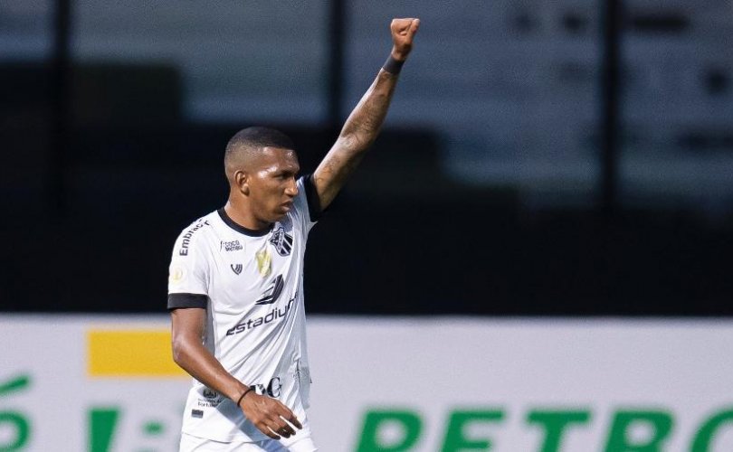 Leo Chu comemora gol marcado pelo Ceará contra o Vasco pelo Brasileirão 2020