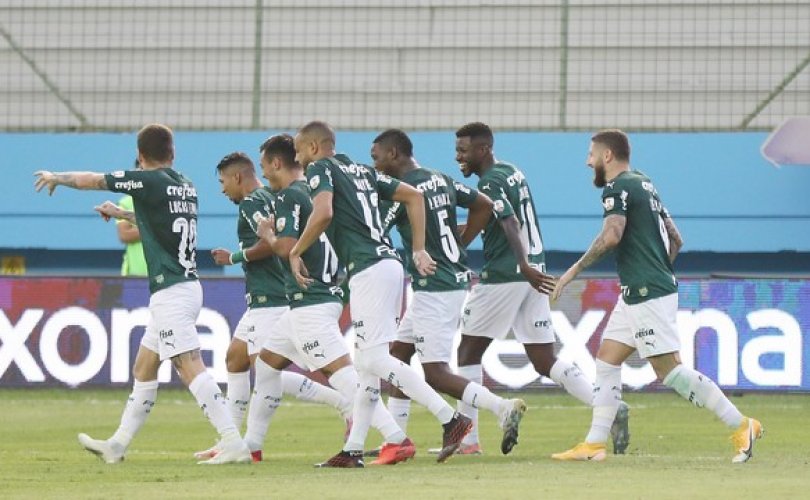 Jogadores do Palmeiras contra o Delfín (Foto: Staff Images/Conmebol)